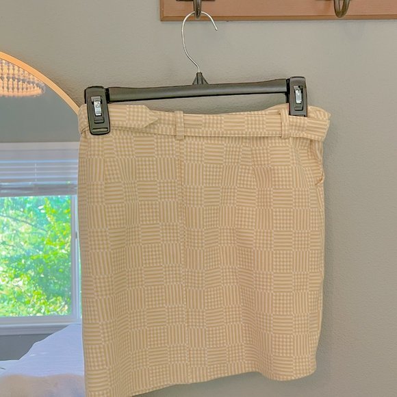 Yellow patterned mini skirt - Picture 2 of 4